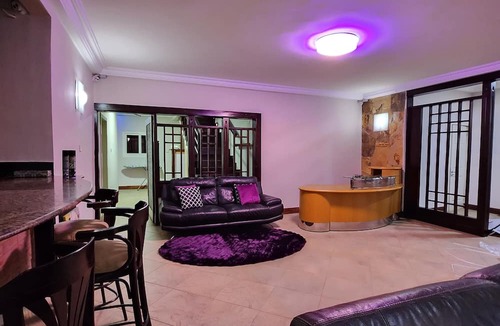 Teshie Bed & Breakfast | Yenas nest
