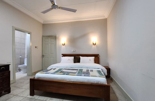 Teshie Bed & Breakfast | Yenas nest