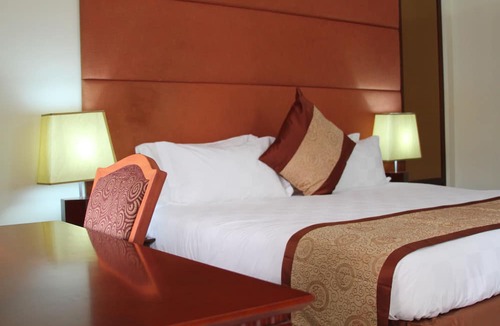 Nungua Hotel | Royal Nick Hotel