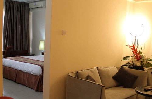 Nungua Hotel | Royal Nick Hotel