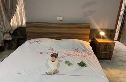 Tema Apartment | 1bed Apartment - Parking, Wifi, Balcony, Bbq