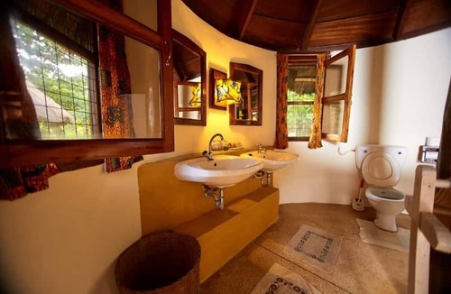 Axim Hotel | Ankobra Beach Resort