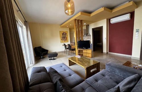 Osu Klottey Hotel | Roots Hotel Apartment