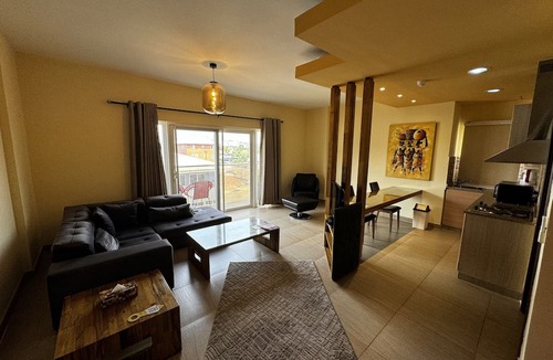 Osu Klottey Hotel | Roots Hotel Apartment