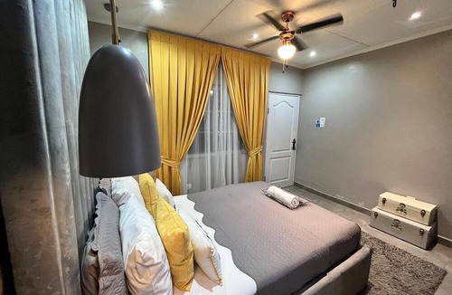 Adenta House | Luxurious Villa With Private Pool, Hot Tub and Bar