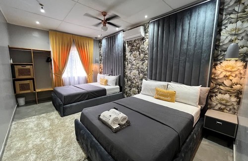 Adenta House | Luxurious Villa With Private Pool, Hot Tub and Bar