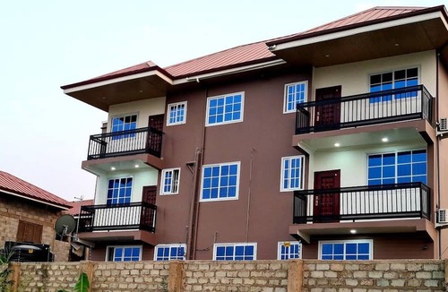 Adenta Apartment | Comfy & Cozy Hideout ~ Close to Highway ~parking