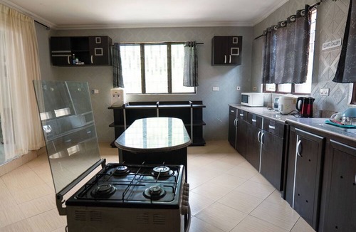 Kweiman Apartment | Private Room in Home, Accra, Oyarifa, WiFi, Generator, Shared Full Kitchen
