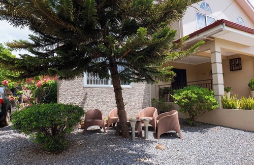 Kweiman Apartment | Private Room in Home, Accra, Oyarifa, WiFi, Generator, Shared Full Kitchen