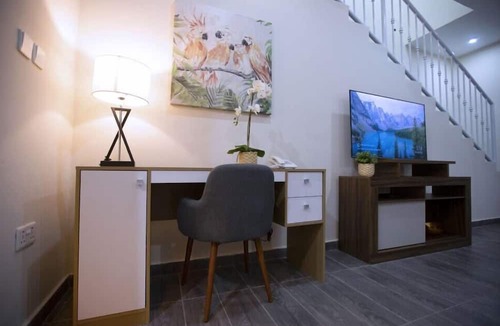 Accra Hotel | Maple Homes