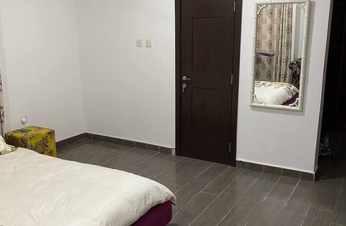 Sakumono House | 3-bed Apartment, Sleeps 6 With Wi-fi