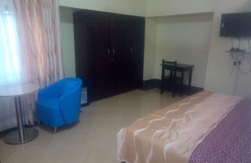 Taifa House | Ama Serwaa Lodge