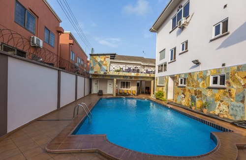 Cantonments Hotel | Midindi Hotel