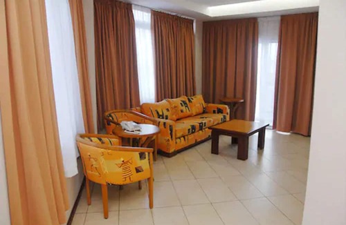 Teshie Hotel | Robinhood Inn