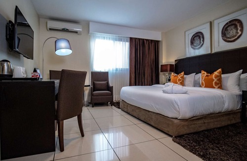 Teshie Hotel | Oak Plaza Hotels - East Airport