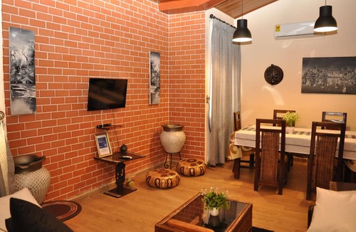 Fiefiemu House | Santa Monica Home Lodge