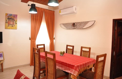 Fiefiemu House | Santa Monica Home Lodge