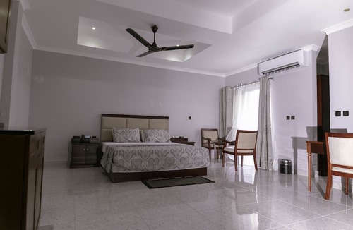 Accra Hotel | Monarch Hotel
