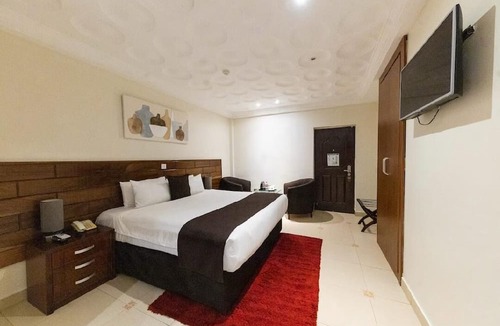 Dzorwulu Hotel | Airport West Hotel