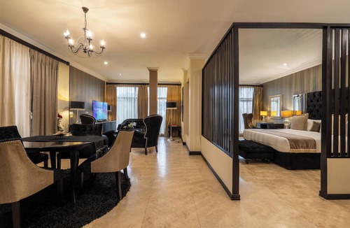 Accra Hotel | Villa Monticello