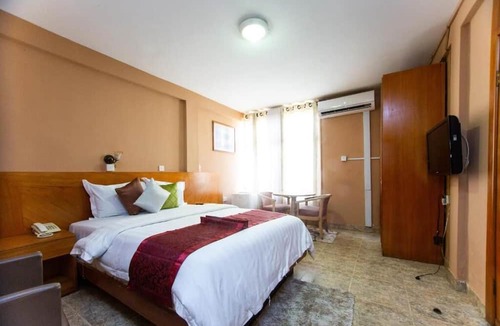 Accra Hotel | Sam's Cottage