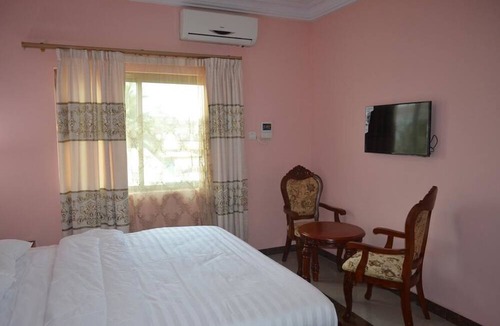 Labadi House | Precious Guest lodge