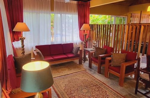 Elmina Hotel | Golden Hill Parker Hotel