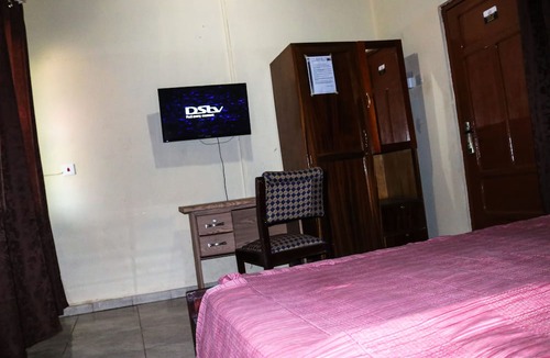 Accra Hotel | Vis-A-Vis Hotel
