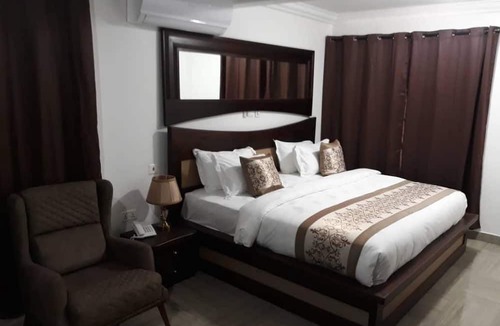 Sekondi-Takoradi Bed & Breakfast | Grace Garden Hotel