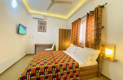 Lome House | Grace Lodge