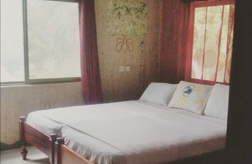 Ampenyi Hotel | Alberta's Palace Beach Resort