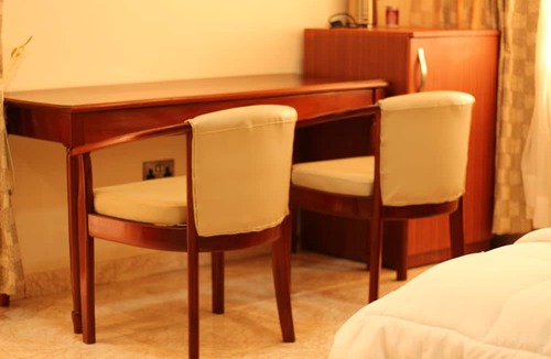Oyarifa Hotel | Platinum Court