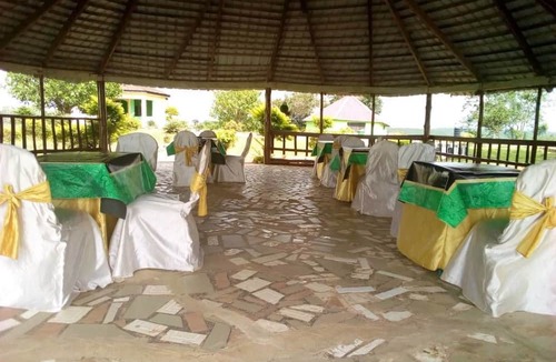Akyinim Cabin | Abuesi Beach Resort