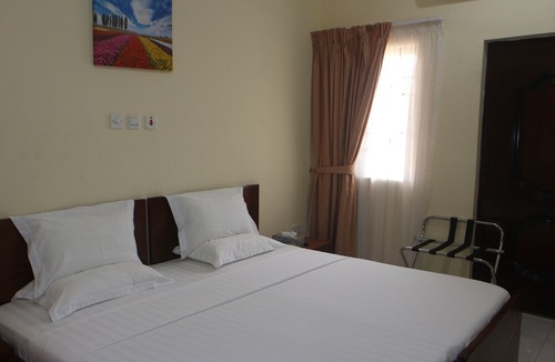 Prampram Hotel | Lotbill Hotel