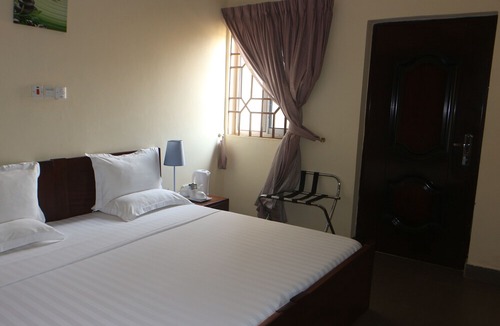 Prampram Hotel | Lotbill Hotel
