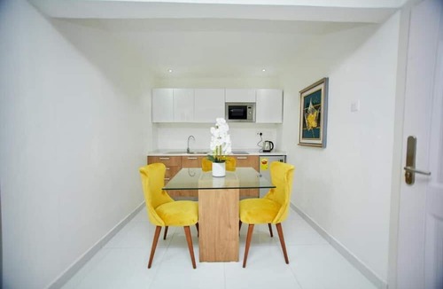 Accra Hotel | The Cabin Hotel