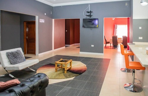 Prampram Villa | Comfy, Cozy Villa Nr 5 Beaches & Seaside-Family & Business GetAway; Stay 4 Cheap