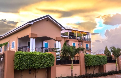 Kumasi Cabin | Homey Lodge
