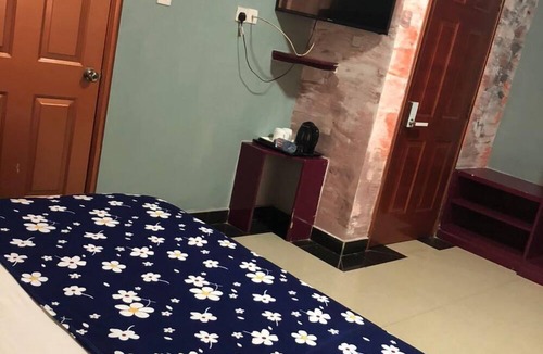 Nungua Hotel | Royal Kamak Hotel
