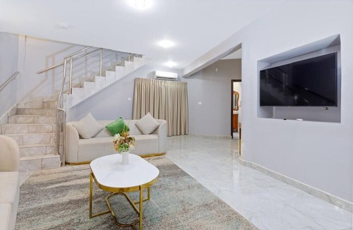 Nungua Hotel | Crismon Hotel