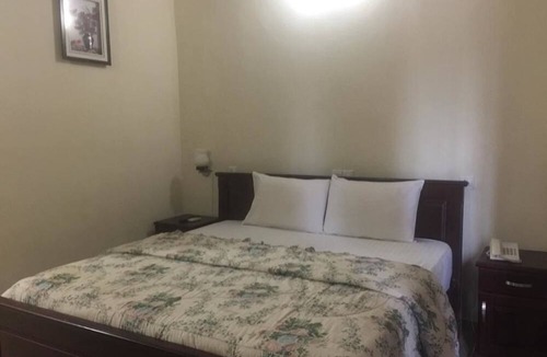 Accra Hotel | Lou Ralph Hotel