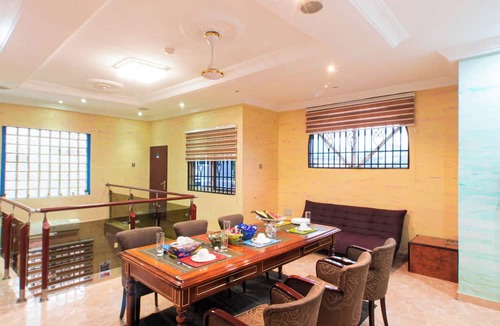 Teshie Hotel | Bays Luxury Lodge
