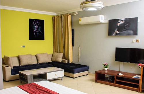 Janman Hotel | Triple Hill Hotel