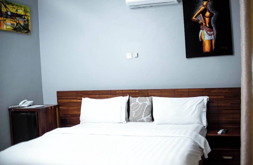 Janman Hotel | Triple Hill Hotel