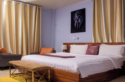Janman Hotel | Triple Hill Hotel