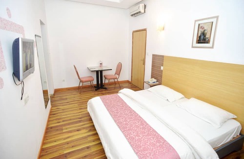 Lome Hotel | Jess Hotel