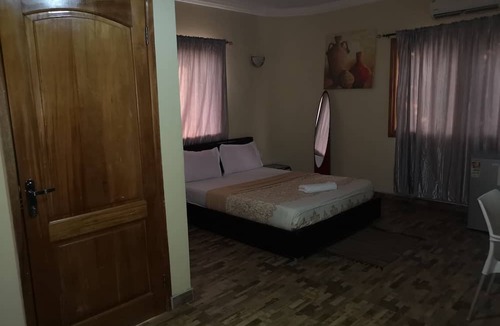 Accra House | The Golden Apple Guest House