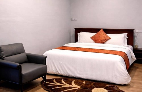 Cape Coast Hotel | Viks Court