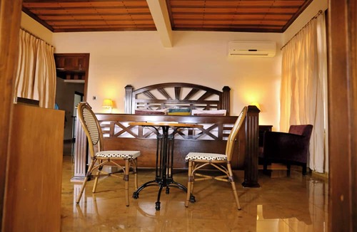 Kumasi Hotel | Village Courtyard Hotel