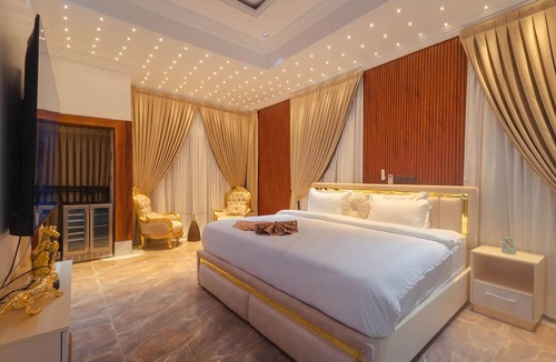 Abelemkpe Hotel | Quads Villa